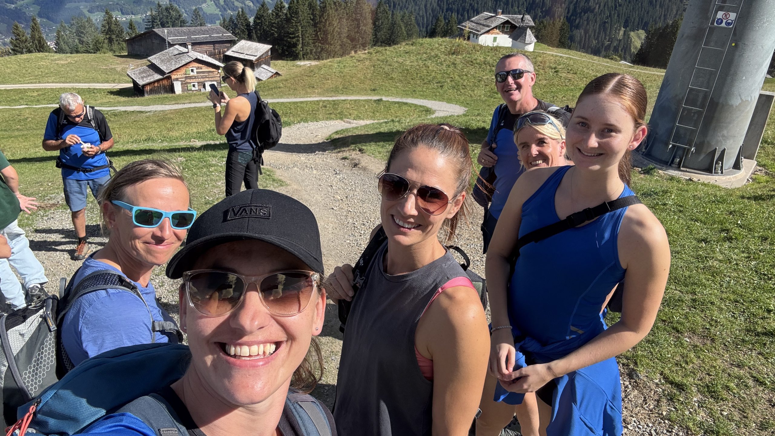 20250920_124442254_iOS