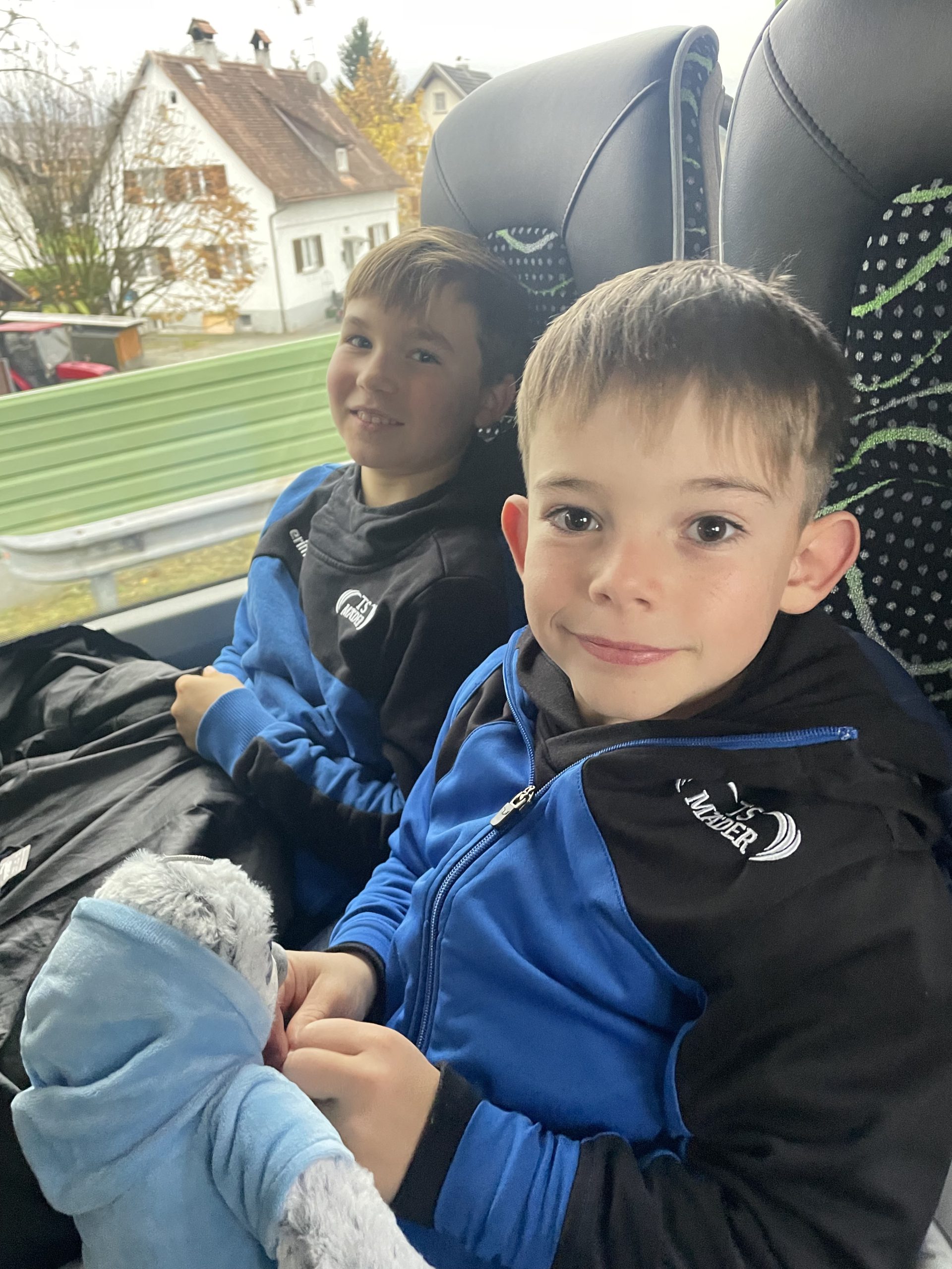 20251107_125122947_iOS 1